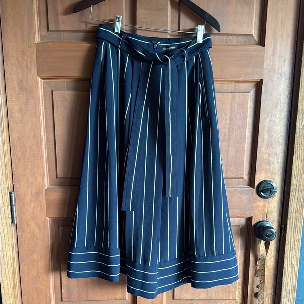 Banana Republic Navy and White Striped Midi Skirt size 6